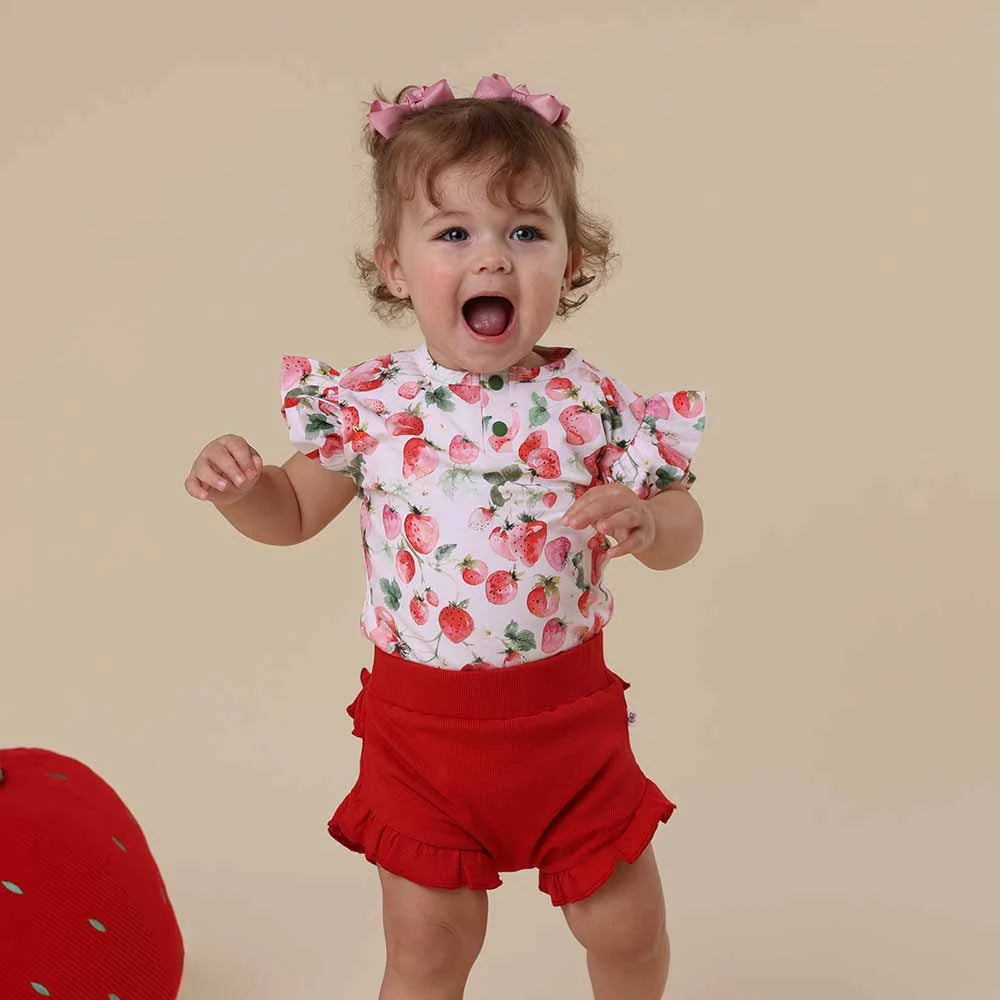Snuggle Hunny Kids - Short Sleeve Frill Organic Bodysuit | Strawberry