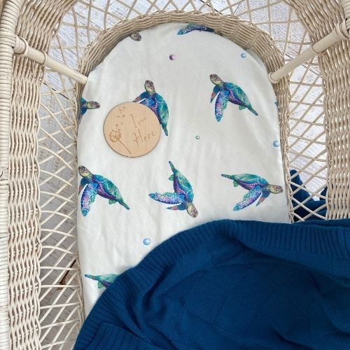 Anchor & Arrow - Bassinet sheet / Change Table Cover | Sea Turtles