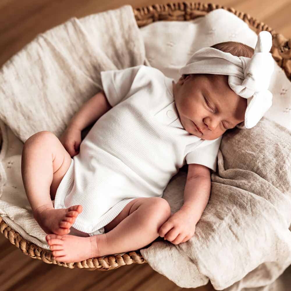 Snuggle Hunny Kids - Short Sleeve Organic Bodysuit | Milk
